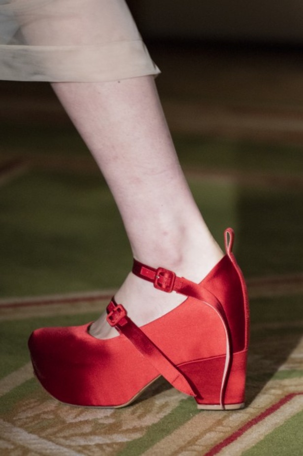 مجموعة الالبسة الفاخرة من SIMONE ROCHA لخريف وشتاء 2020-2021