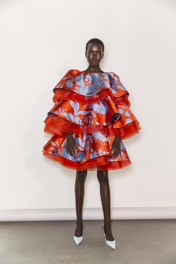 فساتين كارولينا هيريرا لخريف وشتاء 2020-2021 من اسبوع الموضة في نيويورك