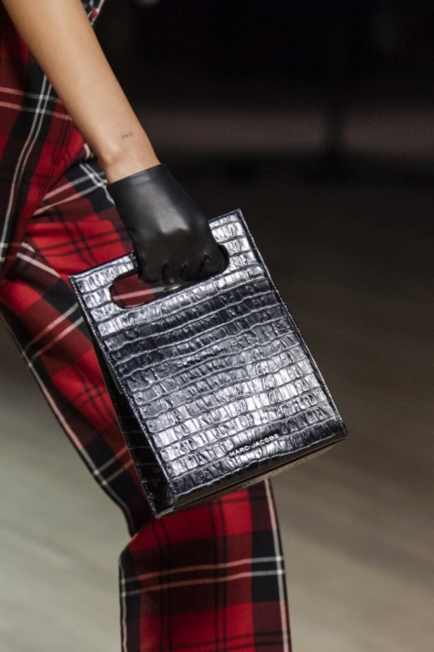 عرض ازياء MARC JACOBS لخريف وشتاء2020/2021  