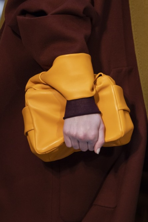 ازياء ROKSANDA لخريف وشتاء 2020-2021 خلال اسبوع الموضة في لندن   