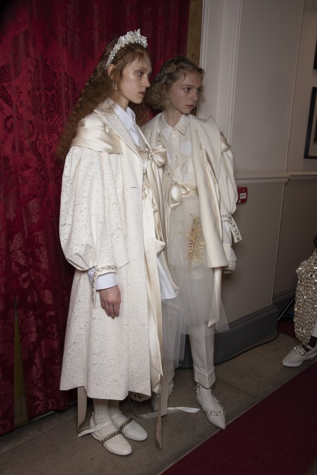 ازياء ROKSANDA لخريف وشتاء 2020-2021 خلال اسبوع الموضة في لندن   