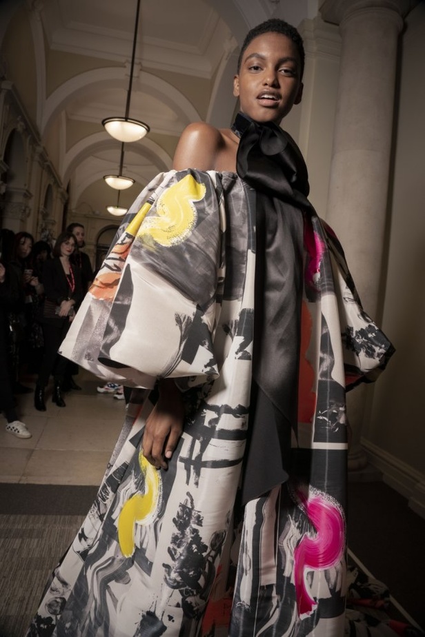 ازياء ROKSANDA لخريف وشتاء 2020-2021 خلال اسبوع الموضة في لندن   