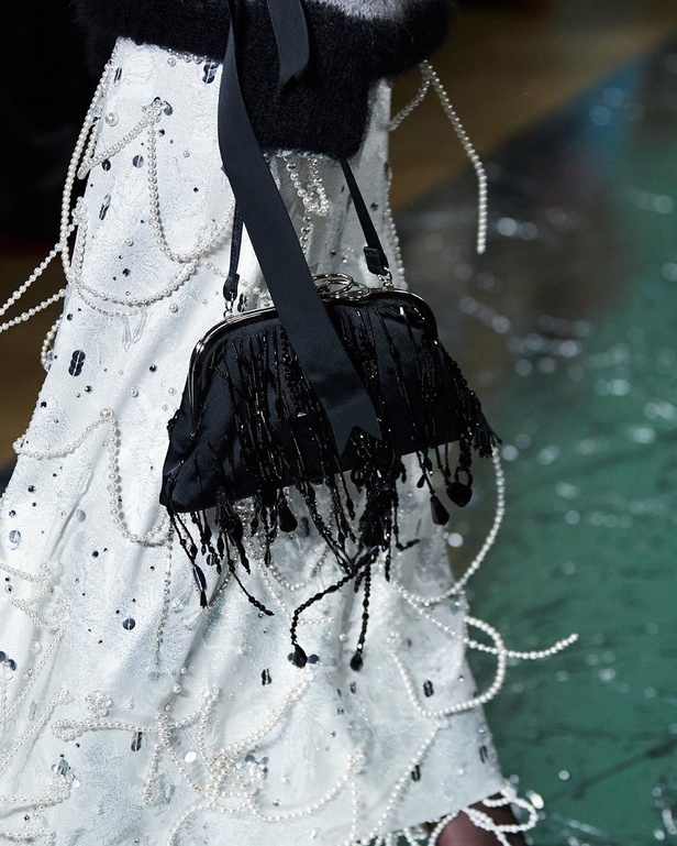 مجموعة erdem للالبسة الجاهزة من اسبوع الموضة في لندن  2020 