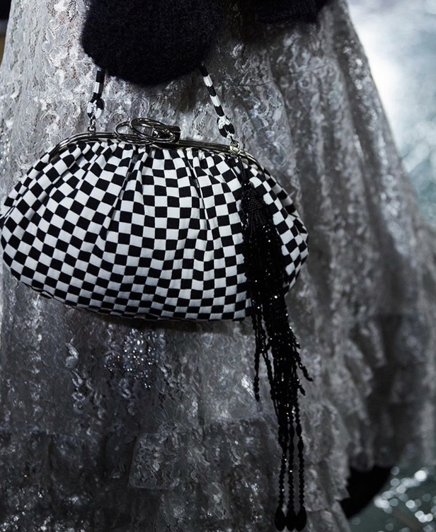 مجموعة erdem للالبسة الجاهزة من اسبوع الموضة في لندن  2020 