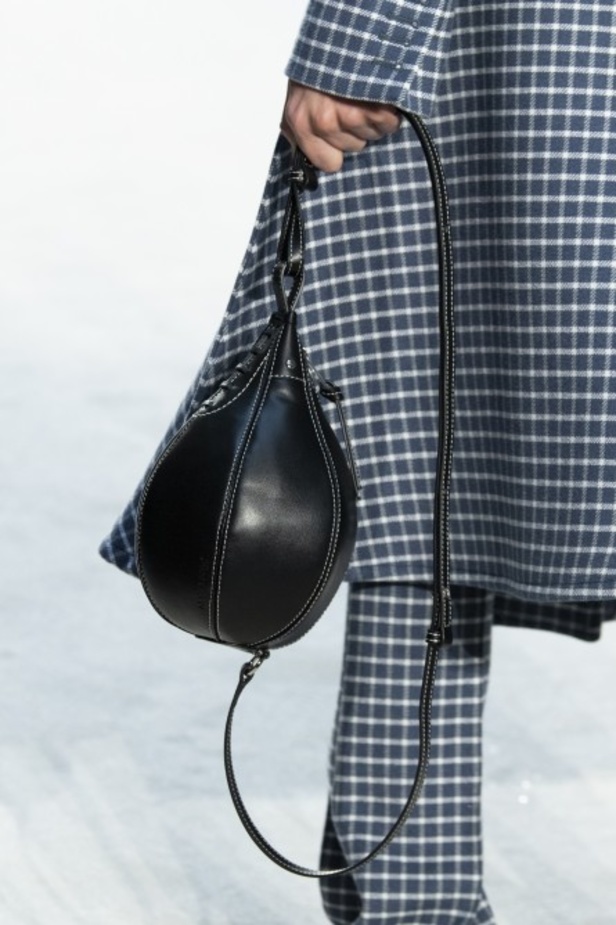 مجموعة JW Anderson للالبسة الجاهزة من اسبوع الموضة في لندن 2020