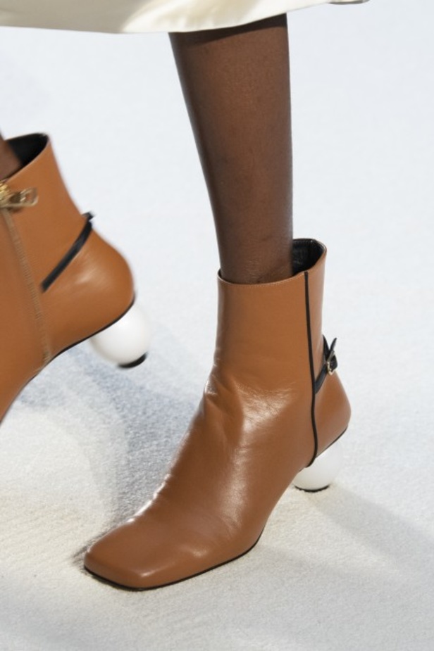 مجموعة JW Anderson للالبسة الجاهزة من اسبوع الموضة في لندن 2020