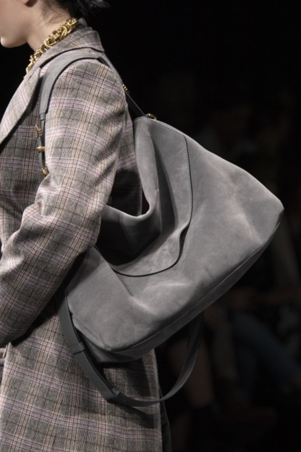 مجموعة Alberta Ferretti الفاخرة خلال اسبوع الموضة في ميلانو لخريف وشتاء 2020-2021