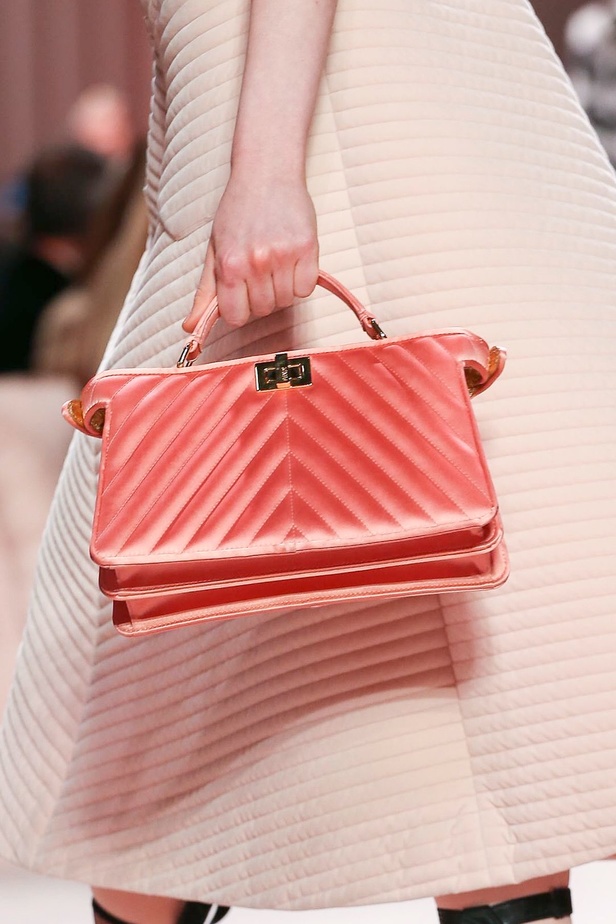 مجموعة فندي FENDI لخريف وشتاء 2020-2021 خلال اسبوع الموضة في ميلانو 