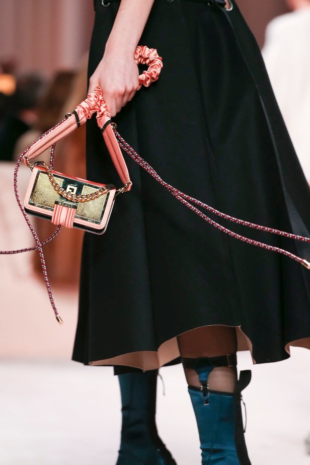 مجموعة فندي FENDI لخريف وشتاء 2020-2021 خلال اسبوع الموضة في ميلانو 