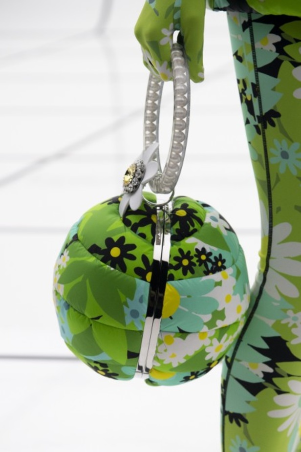 عرض ازياء MONCLER لخريف و شتاء 2020-2021 مباشرة من ميلانو