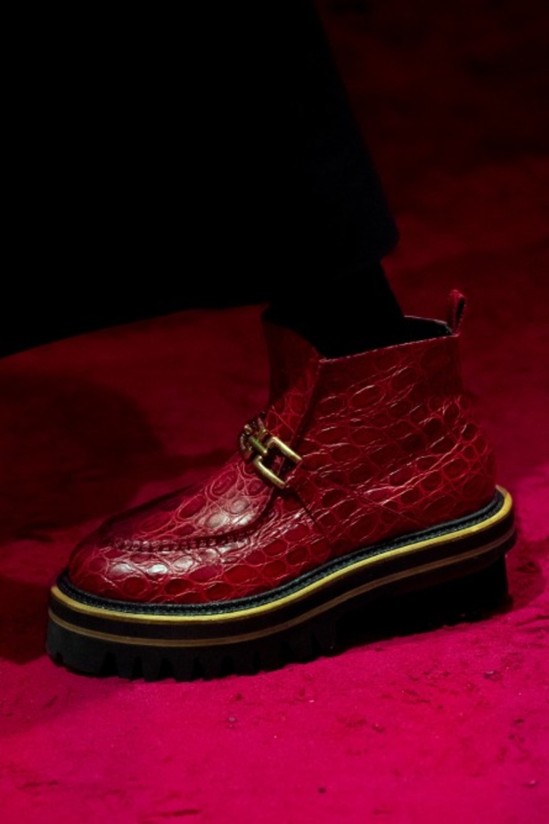 عرض ازياء MONCLER لخريف و شتاء 2020-2021 مباشرة من ميلانو