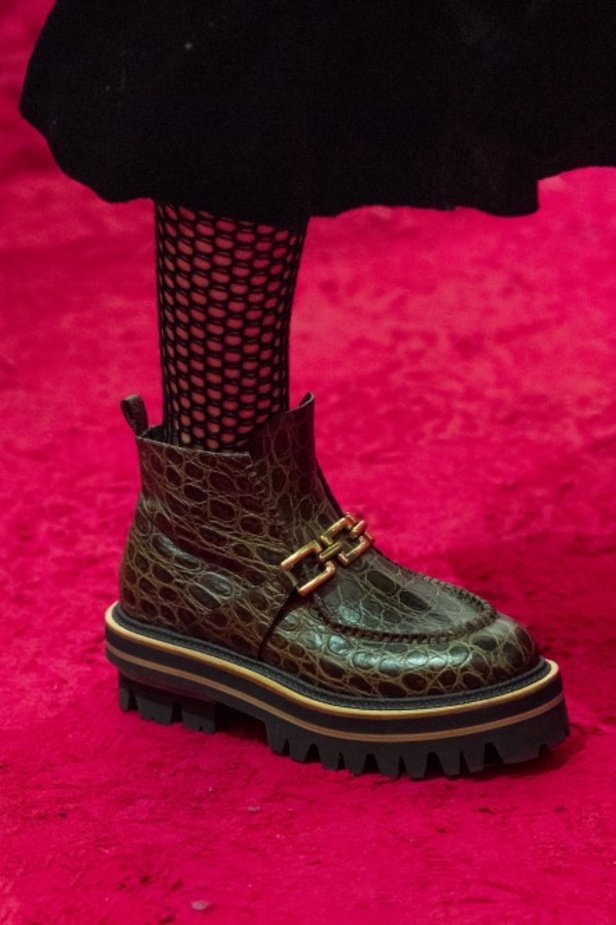 عرض ازياء MONCLER لخريف و شتاء 2020-2021 مباشرة من ميلانو