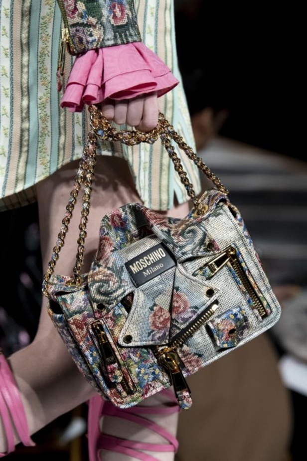 مجموعة موسكينو MOSCHINO لخريف وشتاء 2020-2021 من ميلانو