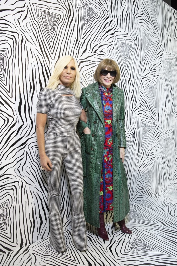 مجموعة فيرساتشي VERSACE لخريف وشتاء 2020-2021