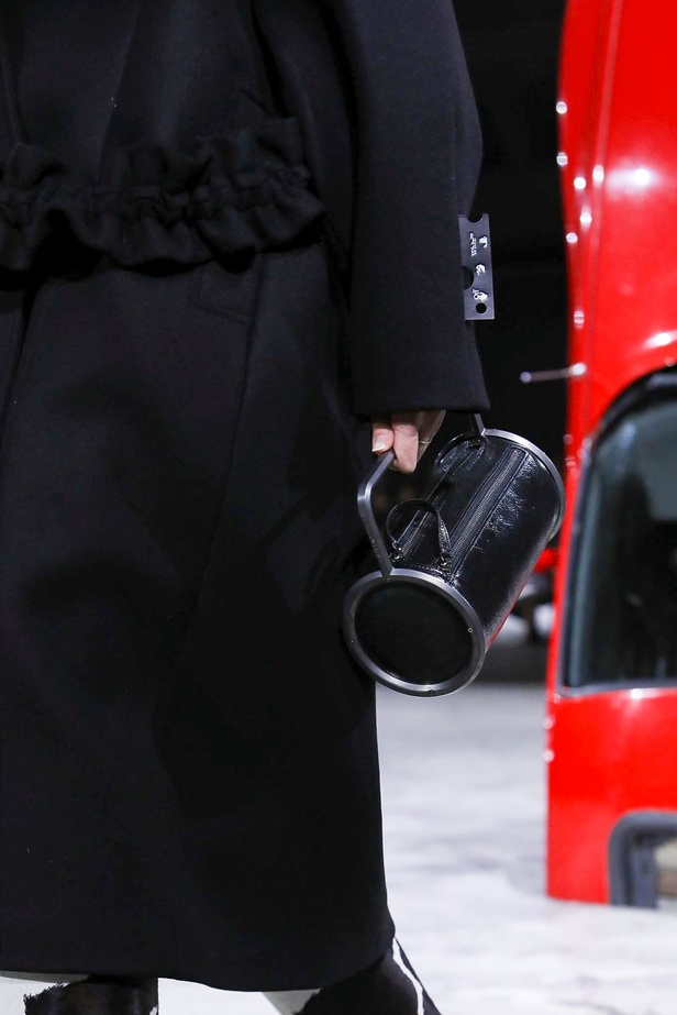 مجموعة Off White لموسم خريف وشتاء 2020-2021