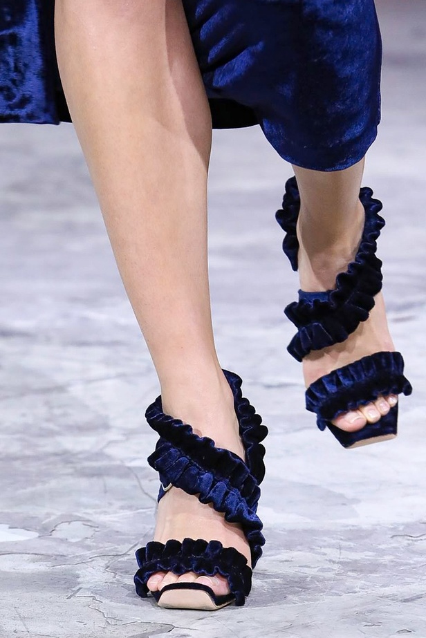 مجموعة Off White لموسم خريف وشتاء 2020-2021