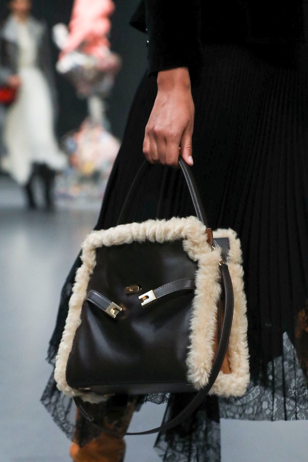 اكسسوارات TORY BURCH الفاخرة من اسبوع الموضة في نيويورك 2020