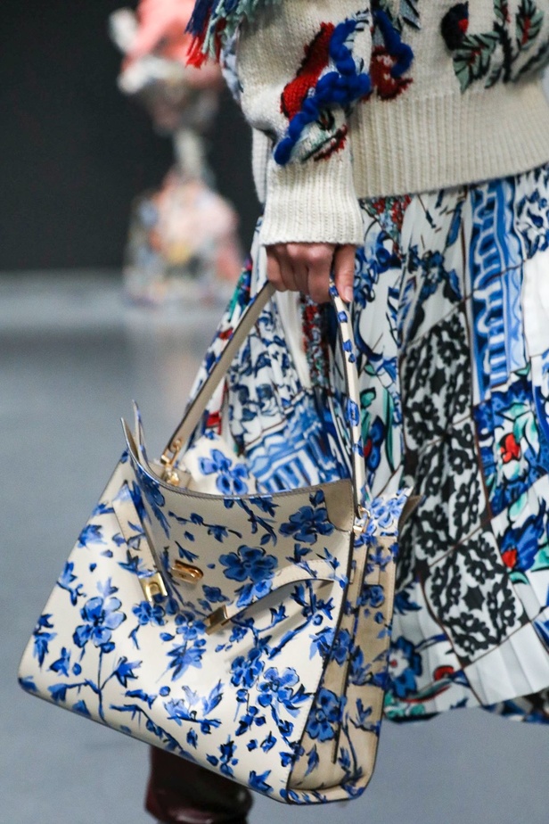 اكسسوارات TORY BURCH الفاخرة من اسبوع الموضة في نيويورك 2020