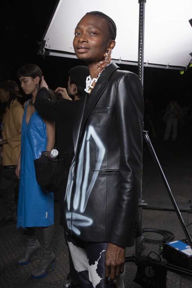 مجموعة Off White لموسم خريف وشتاء 2020-2021