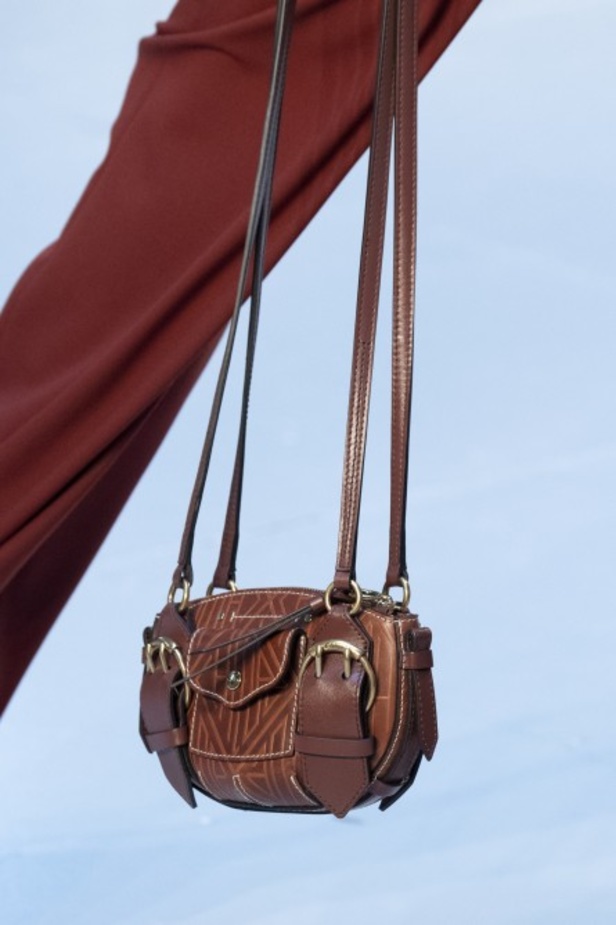 مجموعة كلوي Chloe لخريف وشتاء 2020-2021 خلال اسبوع الموضة في باريس