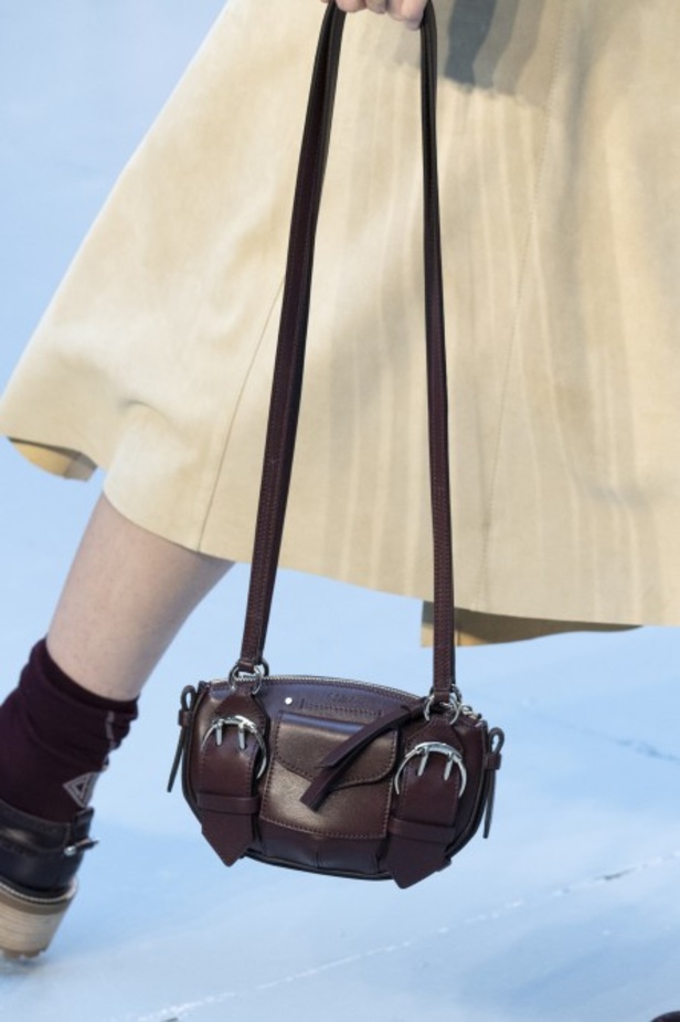 مجموعة كلوي Chloe لخريف وشتاء 2020-2021 خلال اسبوع الموضة في باريس