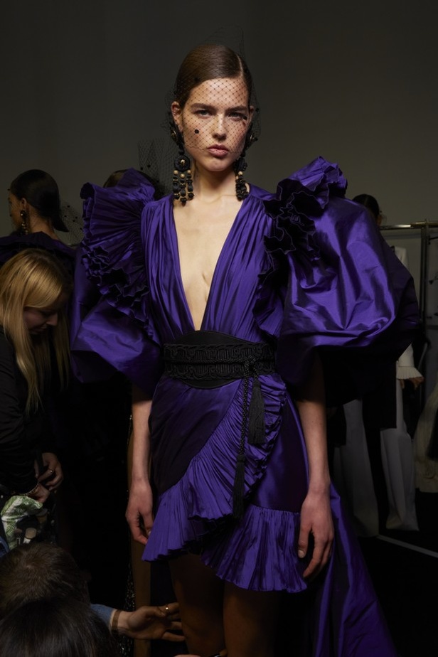 مجموعة Elie Saab لخريف وشتاء 2020-2021 خلال اسبوع الموضة في باريس