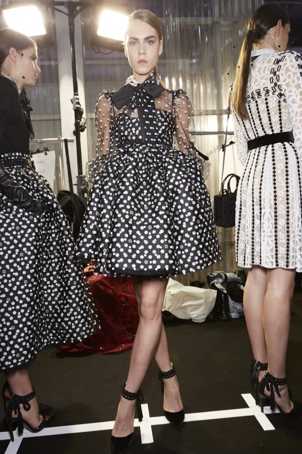 مجموعة Elie Saab لخريف وشتاء 2020-2021 خلال اسبوع الموضة في باريس