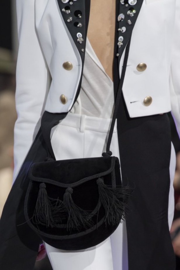 مجموعة Elie Saab لخريف وشتاء 2020-2021 خلال اسبوع الموضة في باريس