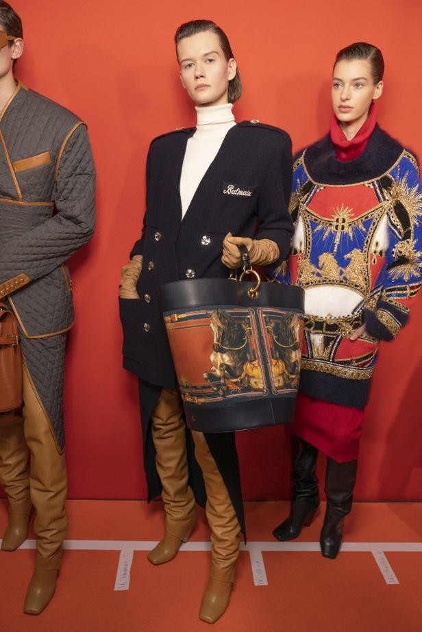 عرض ازياء balmain لخريف وشتاء 2020-2021 مباشرة من باريس
