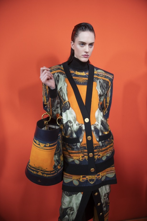 عرض ازياء balmain لخريف وشتاء 2020-2021 مباشرة من باريس