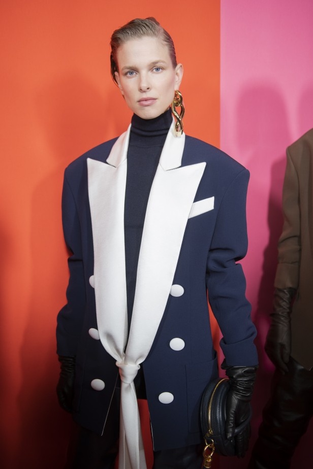 عرض ازياء balmain لخريف وشتاء 2020-2021 مباشرة من باريس