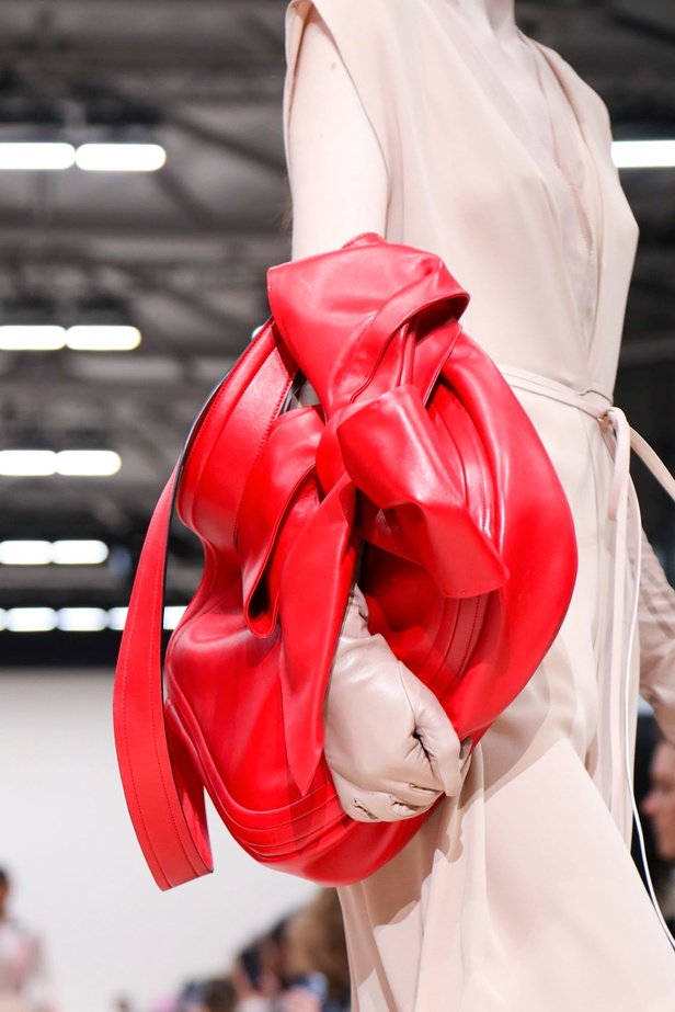 مجموعة Valentino لموسم خريف وشتاء 2020