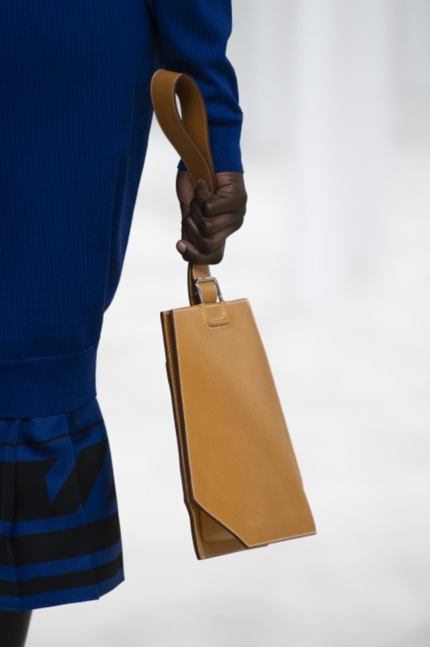 عرض أزياء Hermes لخريف وشتاء 2020-2021 خلال اسبوع الموضة في باريس