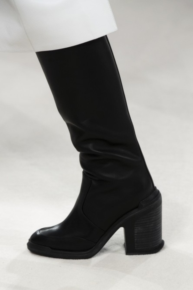 عرض أزياء Hermes لخريف وشتاء 2020-2021 خلال اسبوع الموضة في باريس