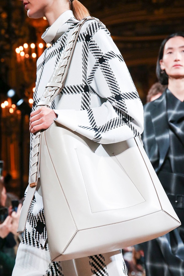 مجموعة ستيلا مكارتني لموسم خريف وشتاء 2020-2021