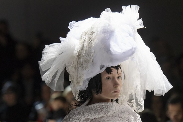 عرض مجموعة Comme Des Garçons  خريف وشتاء 2020 