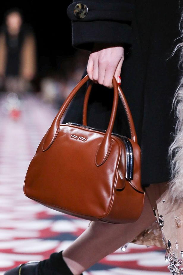 عرض أزياء دار Miu Miu لخريف وشتاء 2020-2021