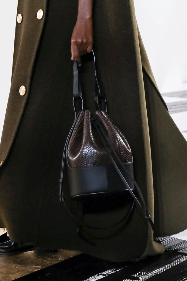 عرض مجموعة LOEWE لموسم خريف وشتاء 2020