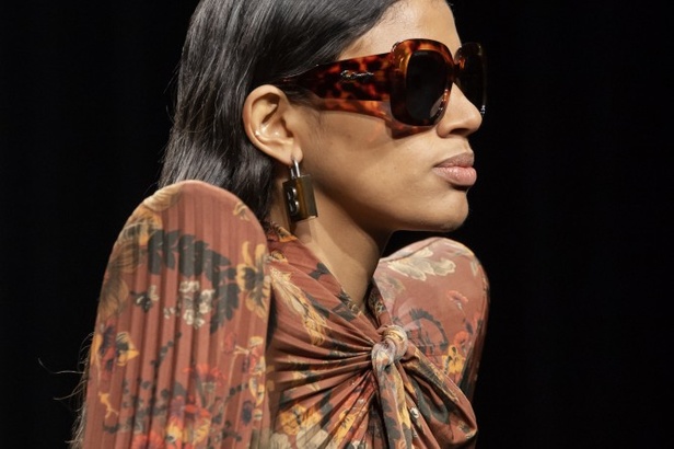 عرض ازياء Balenciaga لخريف وشتاء 2020-2021