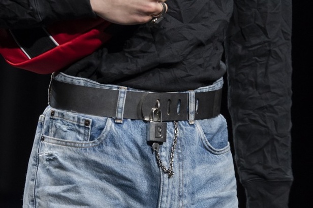 عرض ازياء Balenciaga لخريف وشتاء 2020-2021