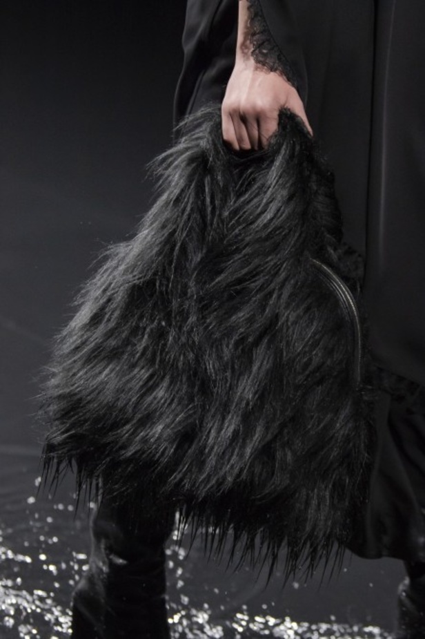 عرض ازياء Balenciaga لخريف وشتاء 2020-2021