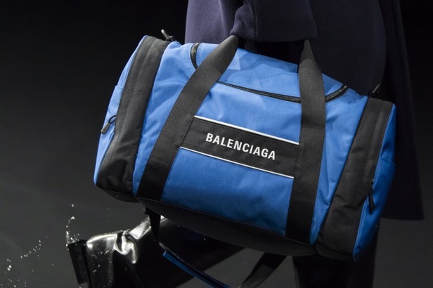عرض ازياء Balenciaga لخريف وشتاء 2020-2021