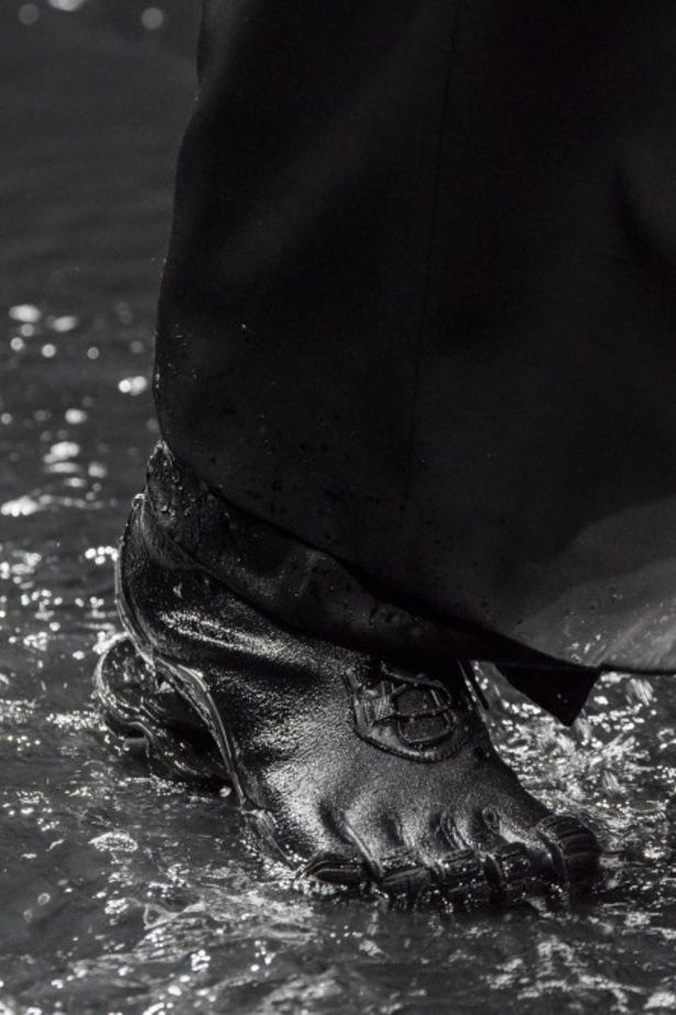 عرض ازياء Balenciaga لخريف وشتاء 2020-2021