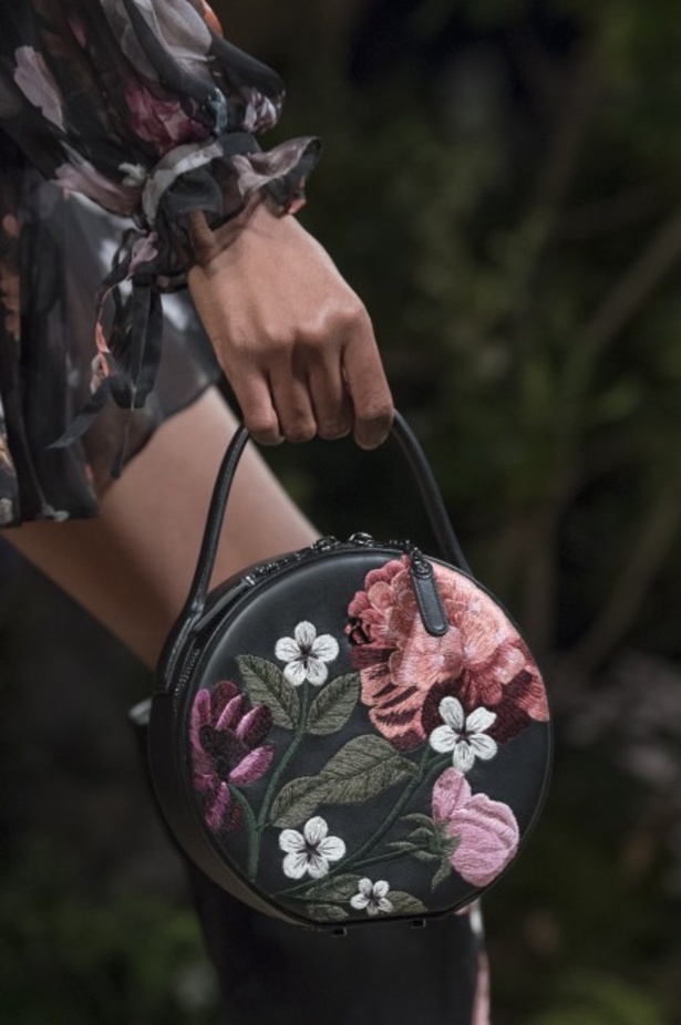 مجموعة "رالف أند روسو" Ralph & Russo لخريف وشتاء 2020 - 2021 