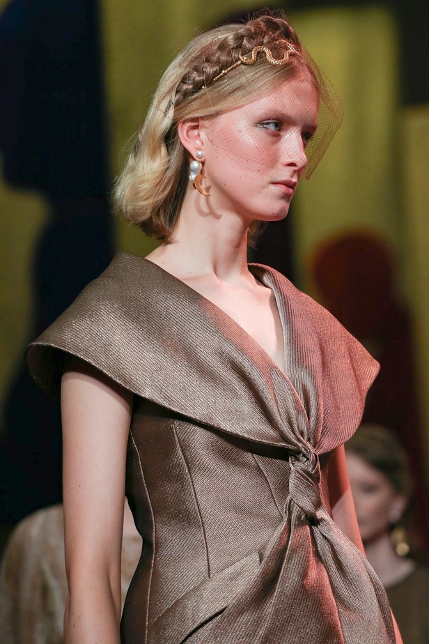 عرض ازياء Dior ديور لـ haute couture ربيع وصيف 2020