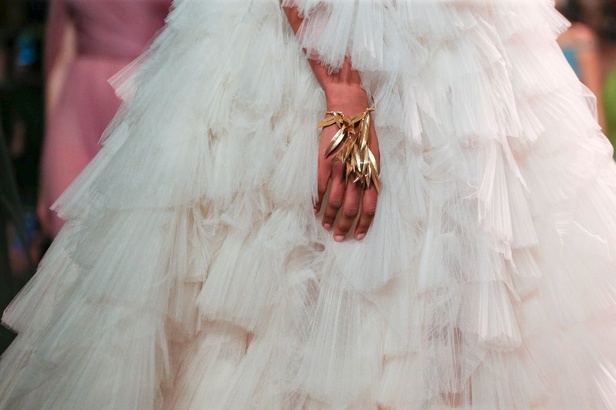 عرض ازياء Dior ديور لـ haute couture ربيع وصيف 2020