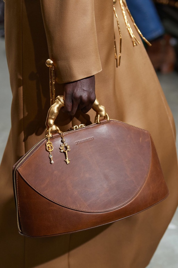 عرض ازياء سكياباريلي haute couture ربيع وصيف 2020 