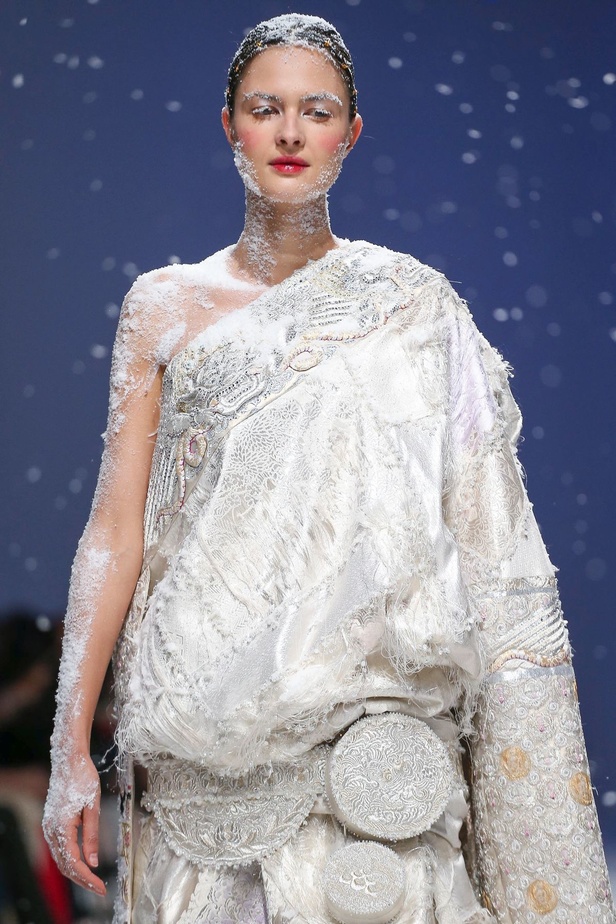 مجموعة Guo Pei للهوت كوتو لربيع وصيف 2020