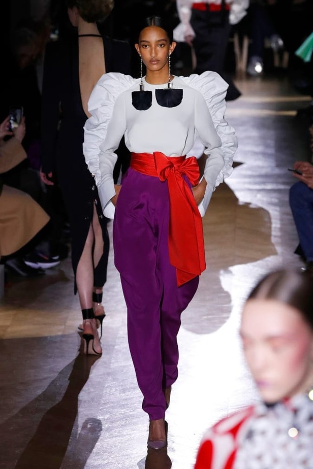 عرض مجموعة  دار Maison Valentino للأزياء الراقية ربيع وصيف 2020