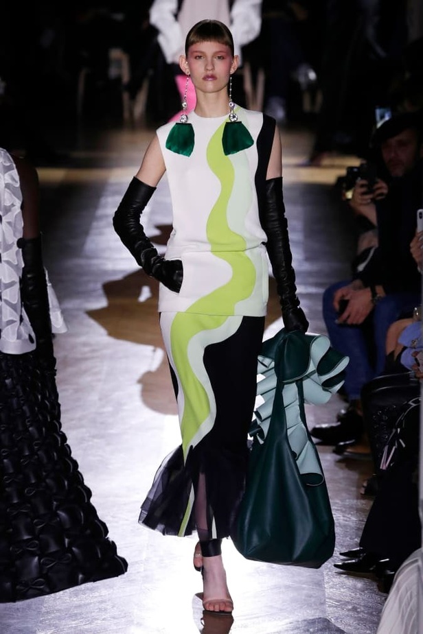 عرض مجموعة  دار Maison Valentino للأزياء الراقية ربيع وصيف 2020